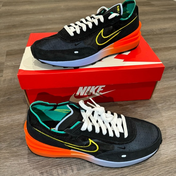 Nike Waffle One Black Yellow Jaune Strike Athletic Sneakers - Picture 4 of 13